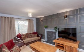Pass The Keys Stylish House For 6 Guests Fast Wifi